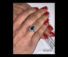 ANELLO "KATE" ORO 18kt. DIAMANTI E ZAFFIRO BLU - 6