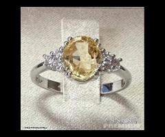 ANELLO ORO 18kt. DIAMANTI E ZAFFIRO GIALLO 2,25