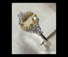 ANELLO ORO 18kt. DIAMANTI E ZAFFIRO GIALLO 2,25