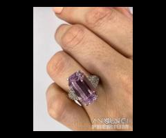 ANELLO ORO 18kt. CON DIAMANTI E KUNZITE ct. 12,10