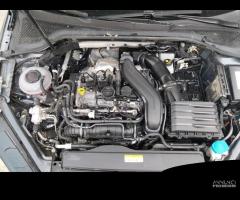 RICAMBI USATI AUTO VOLKSWAGEN Golf 7 Berlina DHFA - 5