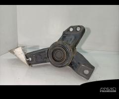 SUPPORTO MOTORE HYUNDAI iX35 1Â° Serie 218102Y600