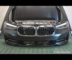 BMW G30 G31 LCI Musata cofano paraurti fari LED