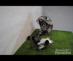 Bmw 2 u06 mozzo fusello bracci ant dx | 13106