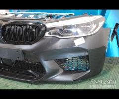 Bmw serie 5 f90 musata con fari led adattivi