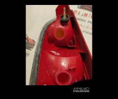 STOP FANALE POSTERIORE DESTRO FORD Focus Berlina 1 - 4