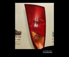 STOP FANALE POSTERIORE DESTRO FORD Focus Berlina 1 - 5