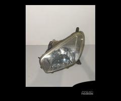 FARO ANTERIORE SINISTRO TOYOTA Rav4 3Â° Serie (03\u003e