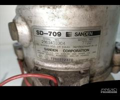 COMPRESSORE A/C RENAULT 19 Serie 7700272370 E7J706