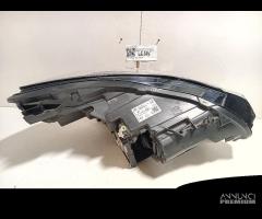 FARO ANTERIORE SINISTRO RENAULT Captur Serie 26060 - 8