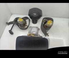 KIT AIRBAG COMPLETO TOYOTA Rav4 2Â° Serie (00\u003e03) - 1