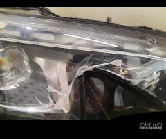 FARO ANTERIORE DESTRO PEUGEOT 3008 Serie 982657268