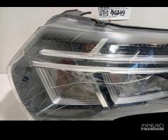 FARO ANTERIORE SINISTRO DACIA Duster Serie 2606024