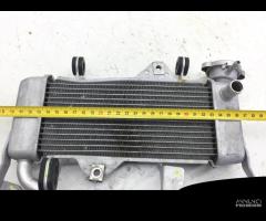 RADIATORE LEGGERMENTE DEFORMATO E TAPPO YAMAHA YZF - 9