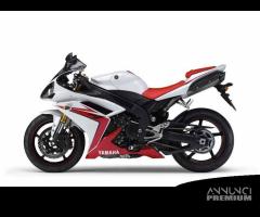 CARENA FIANCATA ANTERIORE SINISTRA YAMAHA YZF R1 1 - 18