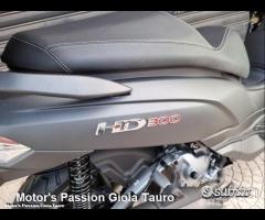 Sym HD 300 ABS TC E5 Antracite Op Motor's Passion