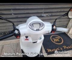 SYM Fiddle 50 E5 Bianco Motor's Passion - 10