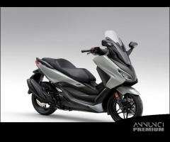 CARENA FIANCATA LATERALE DESTRA HONDA FORZA 350 20 - 9