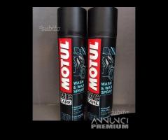 2 spray motul E9 wash \u0026 wax pulizia moto / scooter