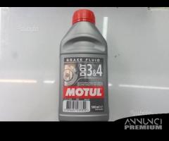 Olio freno dot 3 e 4 motul confezione 0,5 litri