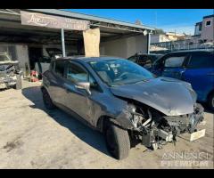 Renault Clio 1.2 sinistrato - 2016