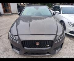 JAGUAR XF X260 3.0D XF- S Muso musata frontale com