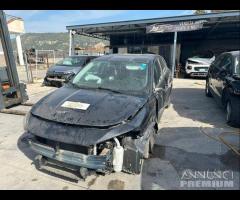 Fiat Tipo 1.3 Mjt sinistrato - 2019 - 4