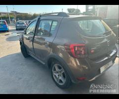 Dacia Sandero Stepway gpl sinistrato - 2020 - 18