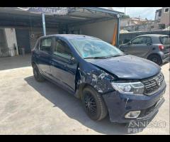 Dacia Sandero 1.0 sinistrato - 2018 - 8