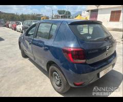 Dacia Sandero 1.0 sinistrato - 2018 - 18