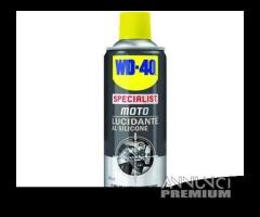 2 flaconi spray WD - 40 lucidante al silicone 400