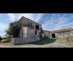 Antico casale con 15.000mq di terreno Calatabiano - 1