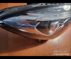 Faro mercedes A1178206861 con gancio da riparare