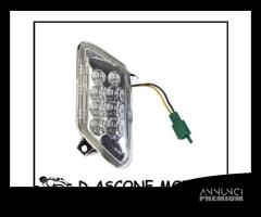 Freccia Anteriore sx XMax 125 250 with led