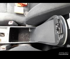 BRACCIOLO CONSOLE CENTRALE TOYOTA AURIS «I» (2007) - 2