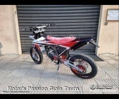 Fantic Motard 50 XM PERFORMANCE 2 Tempi Bianca - 3