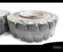 SET PNEUMATICI ORCA 23 X 9/10