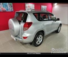 TOYOTA RAV4 2.2 D136 CV Luxury PROMOZIONE - 6