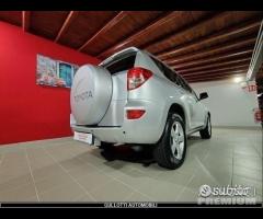 TOYOTA RAV4 2.2 D136 CV Luxury PROMOZIONE - 8