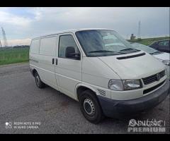 Ricambi usati VW TRANSPORTER T4 (2.5 DIESEL) - AJT