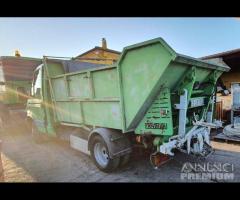 Iveco 35a con vasca ribaltabile posteriore