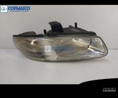 Faro ant dx CHRYSLER VOYAGER III '95