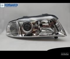 Faro ant dx AUDI A4 B5 (8D5) '99