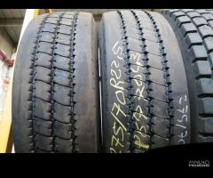 2 GOMME USATE ESTIVO 275/70 R 22.5 - TP677043