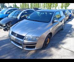 Ricambi usati FIAT STILO 3 PORT 1.6 benz- 182B6000