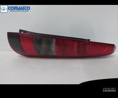 Fanale post dx FORD FIESTA V '02