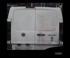 Fiat scudo porta post dx e sx chiusa 2008 - 1