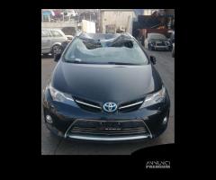 Toyota Auris Hybrid 2013 SOLO PER RICAMBI - 1