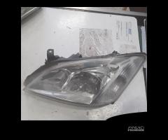 FARO ANTERIORE SINISTRO TOYOTA Corolla Berlina 3Â° - 1