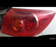 STOP FANALE POSTERIORE DESTRO MAZDA 3 Berlina Seri